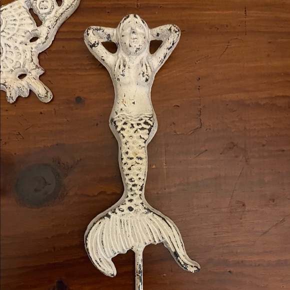 Four Rustic Wall Hooks - Picture 4 of 6